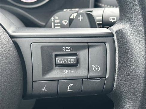 Used 2024 Nissan Rogue S image 19