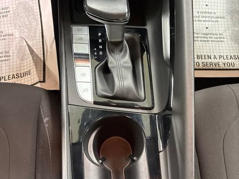 Used 2025 Hyundai Elantra SEL FWD image 13