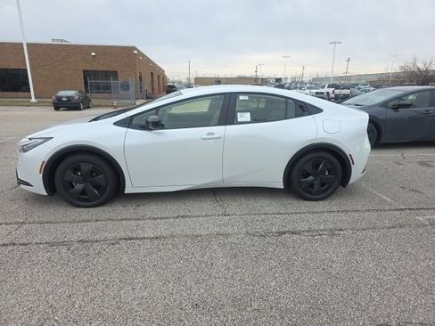 New 2026 Toyota Prius LE image 4