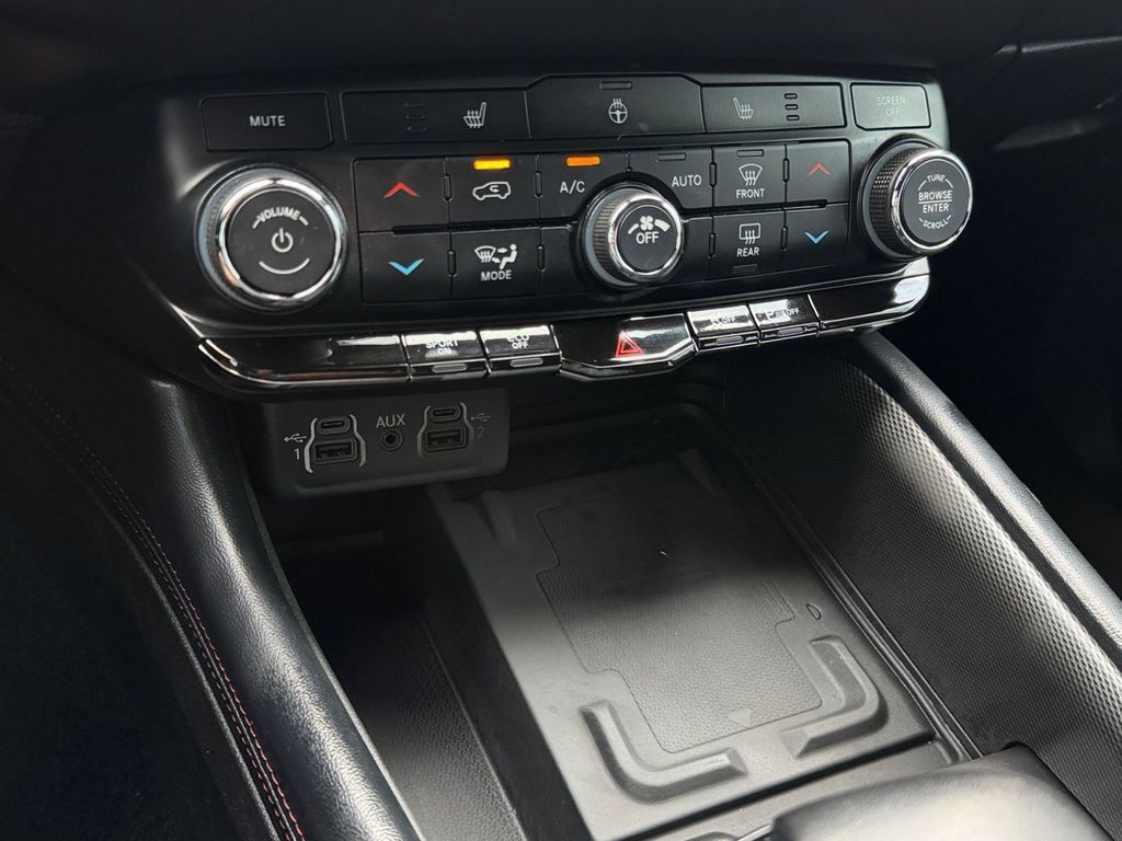 Used 2023 Dodge Durango R/T w/ Blacktop Package RWD image 25