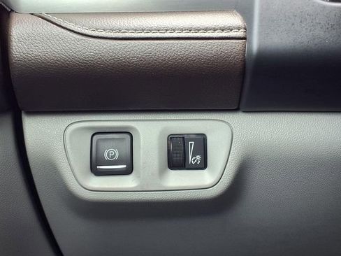 Used 2023 GMC Acadia SLT image 20