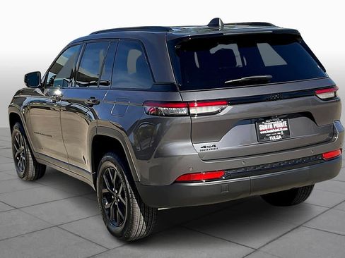 New 2025 Jeep Grand Cherokee Altitude image 12