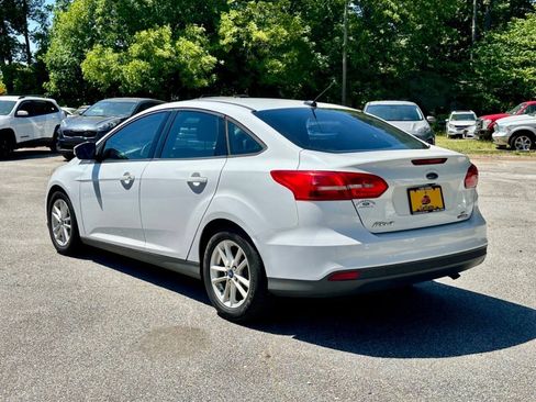 Used 2015 Ford Focus SE FWD image 5