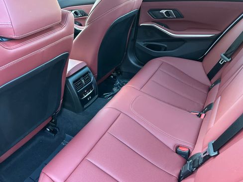 Used 2025 BMW 330i Sedan image 4