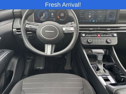 Used 2025 Hyundai Santa Cruz SE image 16