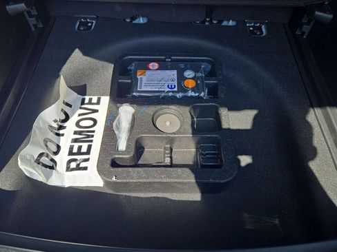 Used 2025 Jeep Compass Latitude AWD/4WD image 18