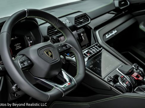 Used 2024 Lamborghini Urus S image 31