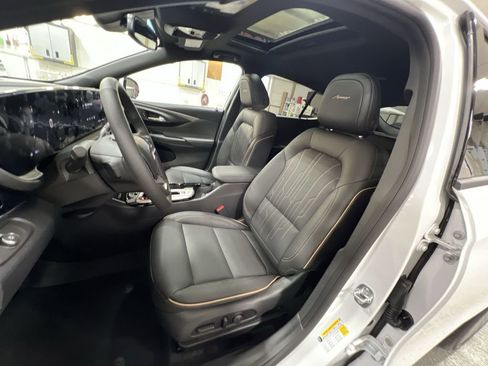 New 2025 Buick Envista Avenir image 19