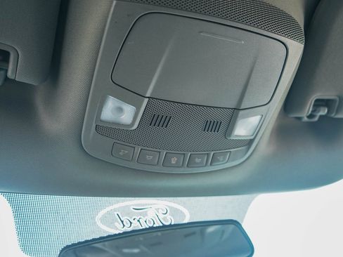 Used 2018 Ford F150 XLT image 18