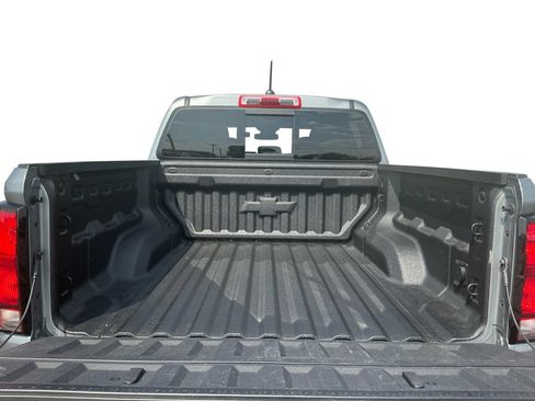 Used 2025 Chevrolet Colorado ZR2 w/ Technology Package AWD/4WD image 24