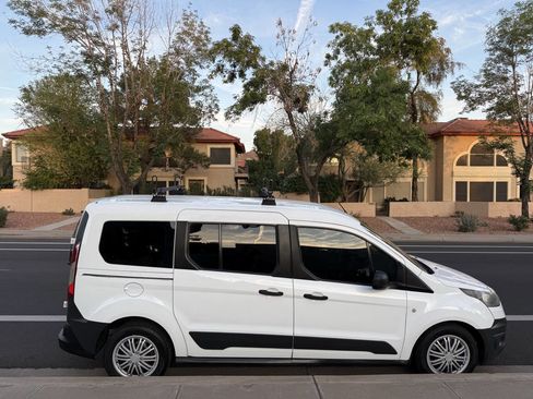 Used 2016 Ford Transit Connect XL image 5