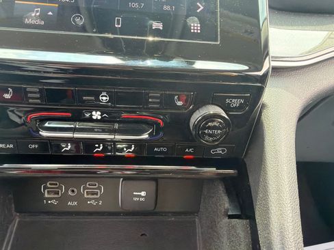 Used 2021 Jeep Grand Cherokee L Laredo w/ Luxury Tech Group I AWD/4WD image 27