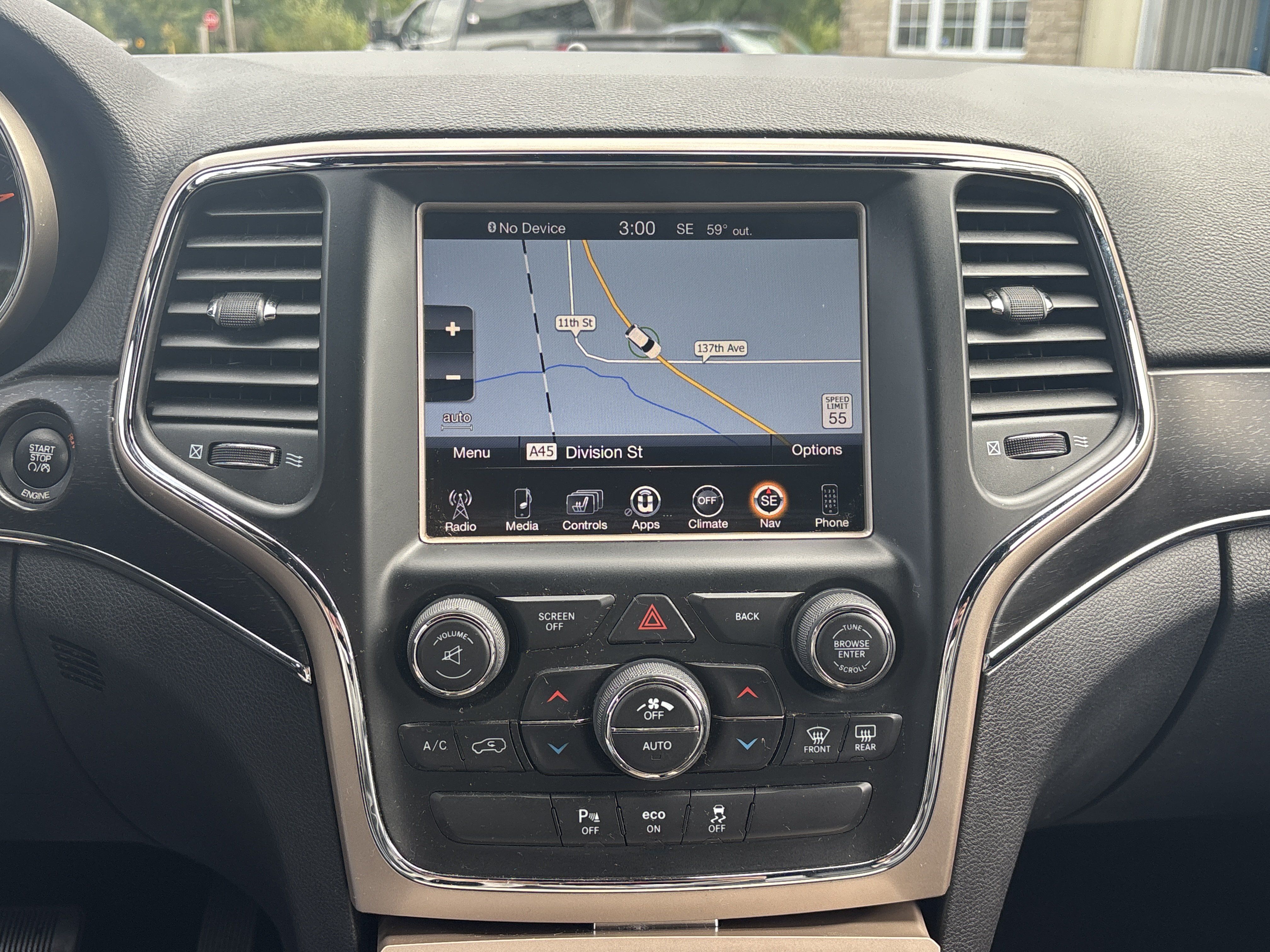 Used 2015 Jeep Grand Cherokee Limited w/ Luxury Group II AWD/4WD image 23
