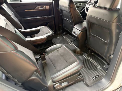 Used 2025 Ford Explorer ST image 33