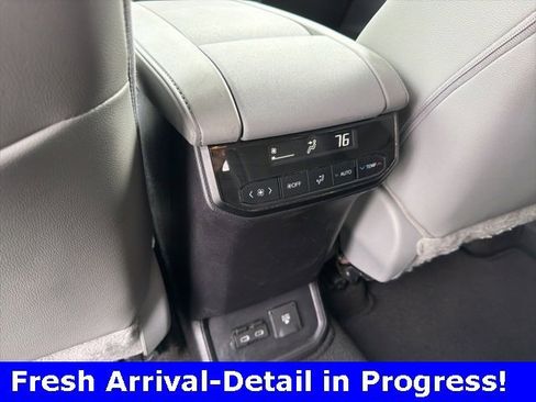 Used 2023 Toyota Highlander Limited image 13