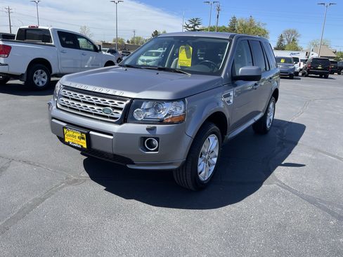 Used 2015 Land Rover LR2 AWD/4WD image 4