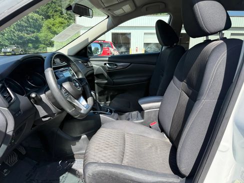 Used 2017 Nissan Rogue SV w/ Midnight Edition FWD image 2
