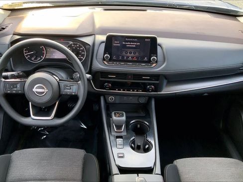 Used 2023 Nissan Rogue SV FWD image 14