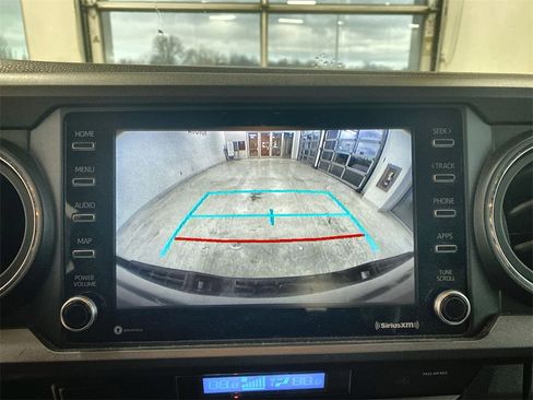 Used 2021 Toyota Tacoma TRD Off-Road image 15