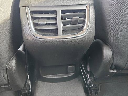 Used 2024 Chevrolet Malibu LT image 31