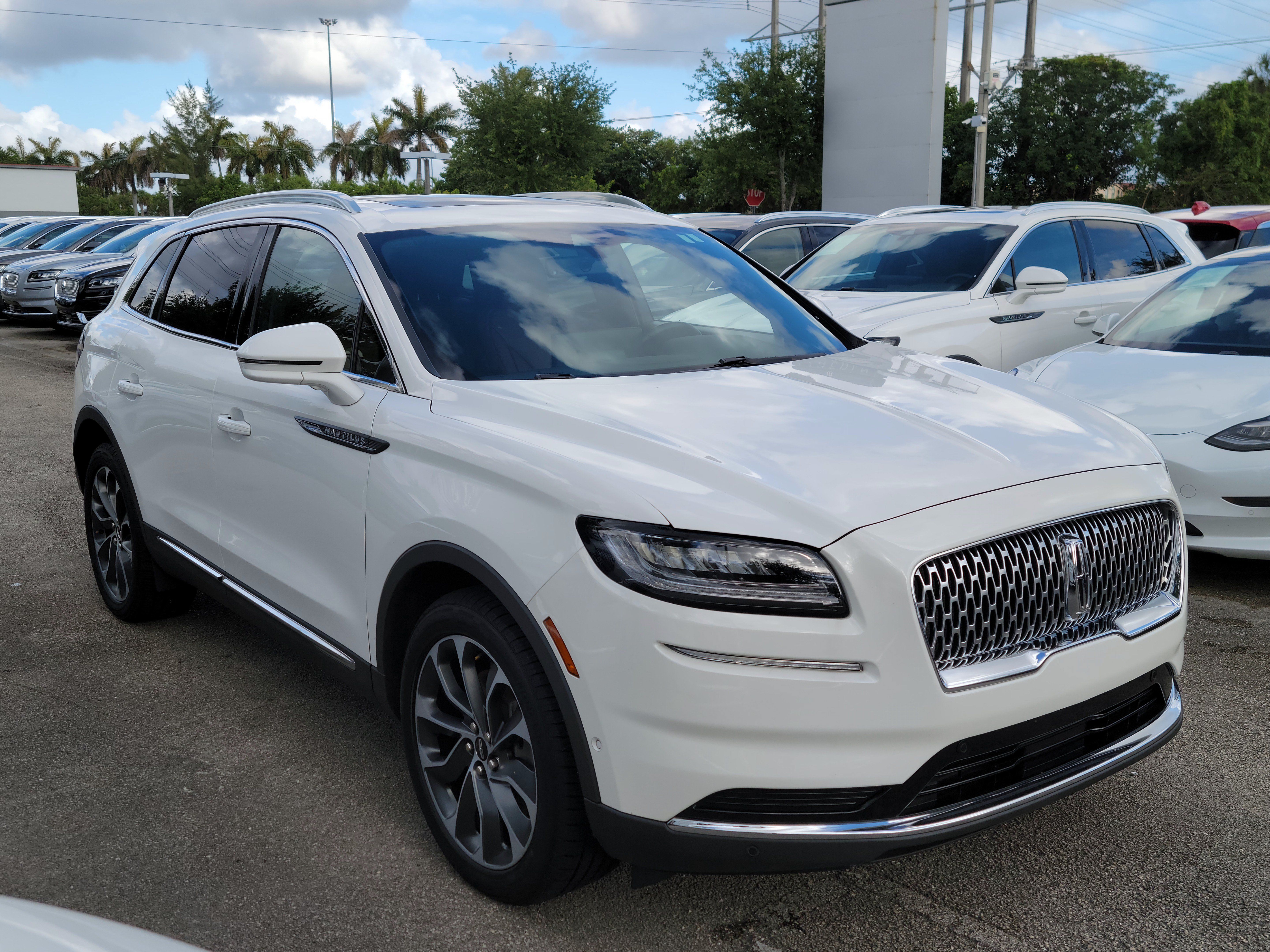 Certified 2023 Lincoln Nautilus Reserve w/ Class II Trailer Tow Package FWD image 23