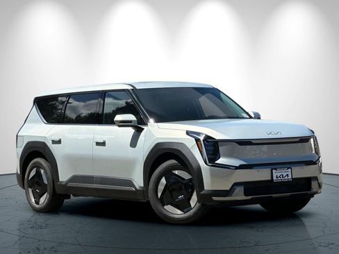New 2026 Kia EV9 Light image 2