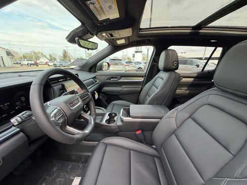 New 2026 GMC Terrain Elevation w/ Elevation Premium Package image 4