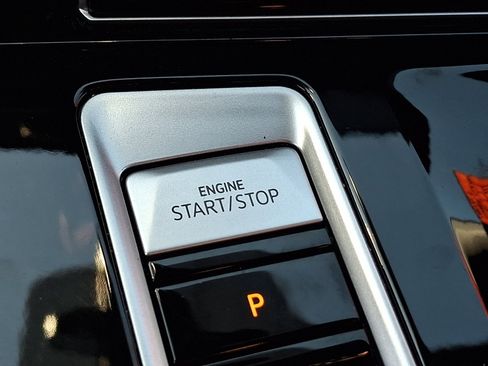 Used 2025 Volkswagen Atlas Cross Sport SE image 22