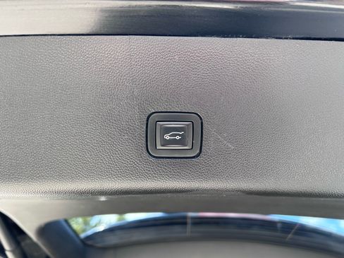 Used 2018 Chevrolet Traverse LT AWD/4WD image 16