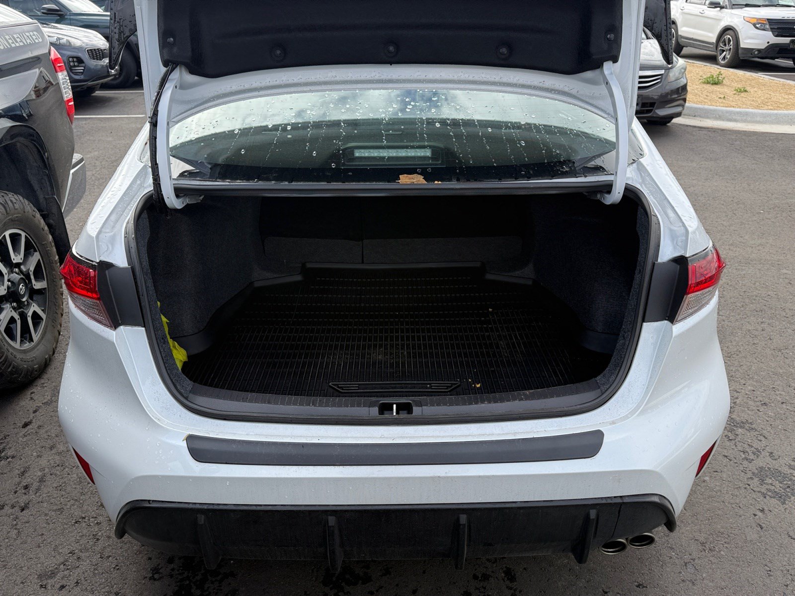 Certified 2026 Toyota Corolla SE w/ SE Package FWD image 32
