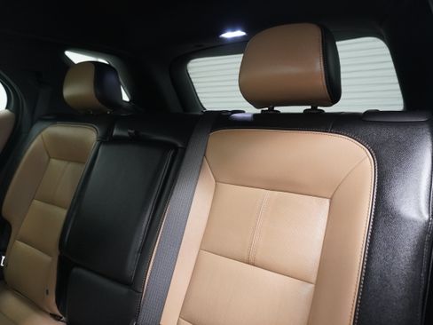 Used 2023 Chevrolet Equinox Premier FWD image 13