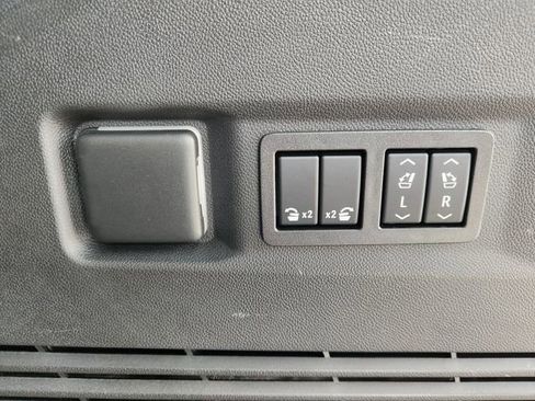 Used 2023 Chevrolet Tahoe High Country AWD/4WD image 36