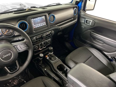 Used 2023 Jeep Gladiator Sport AWD/4WD image 21