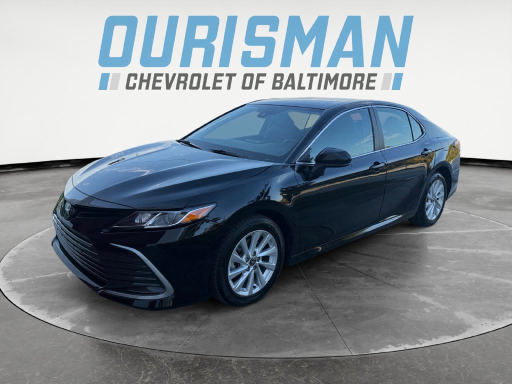 Used 2024 Toyota Camry LE AWD/4WD image 2