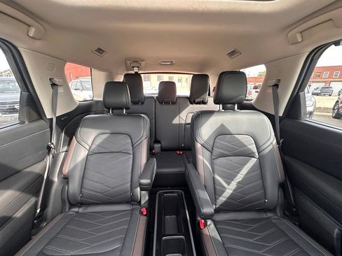 Certified 2025 Nissan Pathfinder Platinum FWD image 29