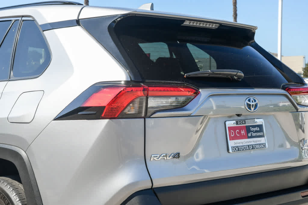 Certified 2024 Toyota RAV4 LE AWD/4WD image 6