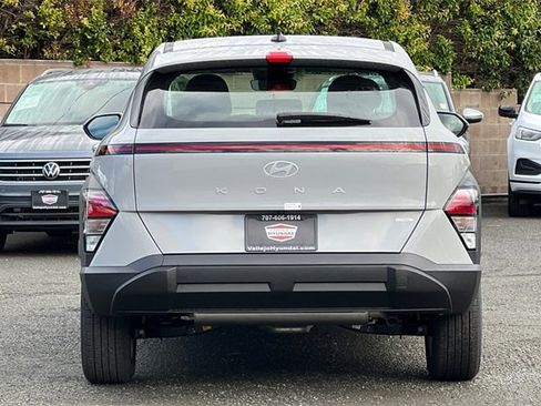 New 2026 Hyundai Kona SE image 7