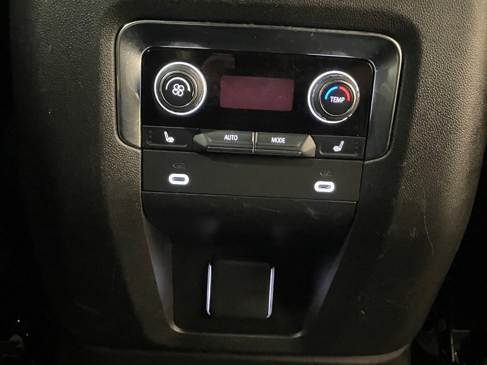 Used 2023 Chevrolet Suburban Premier AWD/4WD image 16