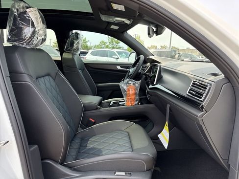 New 2025 Volkswagen Atlas Cross Sport SEL Premium R-Line AWD/4WD image 18