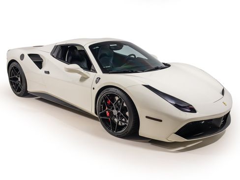 Used 2017 Ferrari 488 Spider RWD image 18