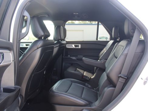 Used 2020 Ford Explorer Limited w/ Class III Trailer Tow Package AWD/4WD image 16