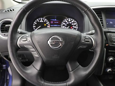 Used 2020 Nissan Pathfinder SV image 17