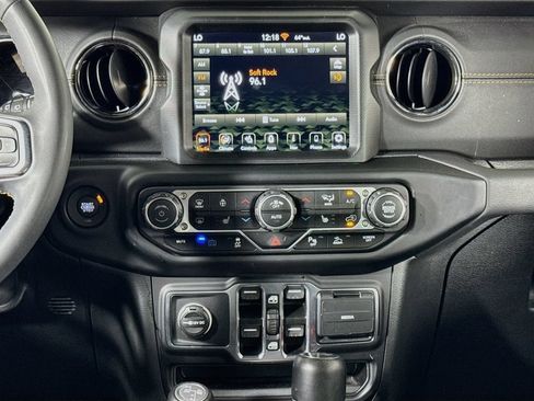Used 2023 Jeep Wrangler Unlimited Sahara AWD/4WD image 14