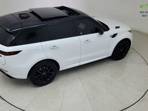 Used 2023 Land Rover Range Rover Sport SE Dynamic image 85