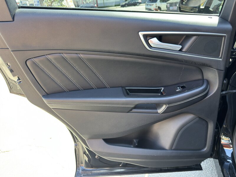 Used 2015 Ford Edge Sport FWD image 27
