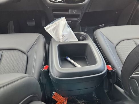 New 2026 Chrysler Pacifica Select image 7