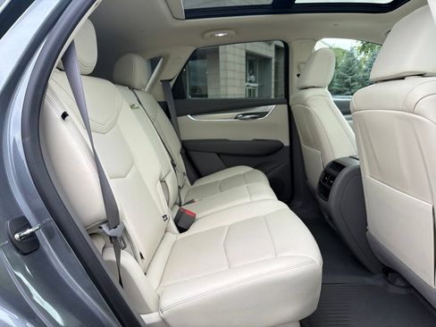 Certified 2022 Cadillac XT5 Premium Luxury w/ LPO, Floor Liner Package AWD/4WD image 18