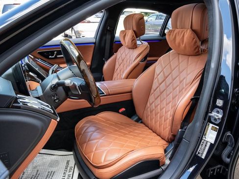Used 2022 Mercedes-Benz S 580 4MATIC Sedan w/ Warmth & Comfort Package image 16