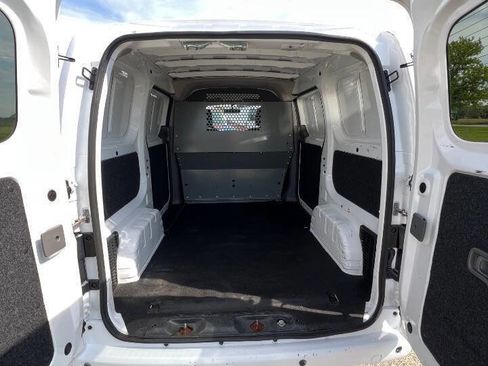 Used 2017 Nissan NV200 SV w/ Back Door Glass Package FWD image 9