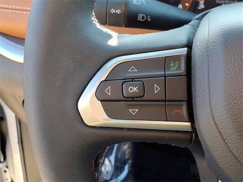 Used 2024 Jeep Compass Limited image 16